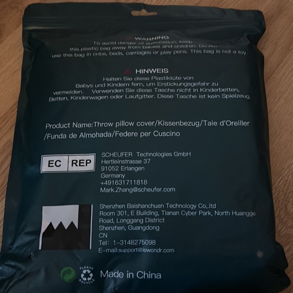 Christmas throw covers - Picture 2 of 3